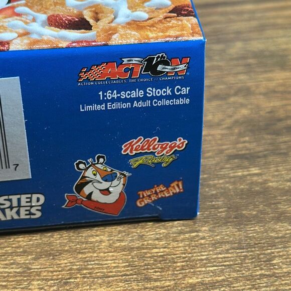 1:64 2002 ACTION #5 KELLOGG'S FROSTED FLAKES IN CEREAL BOX Terry Labonte - Picture 5 of 6